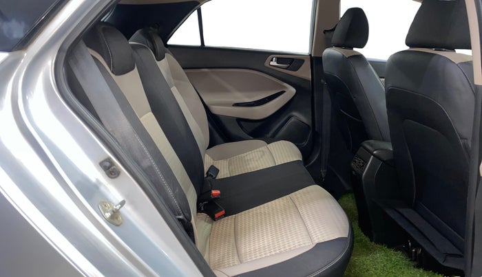 2019 Hyundai Elite i20 MAGNA PLUS 1.2, Petrol, Manual, 75,227 km, Right Side Rear Door Cabin