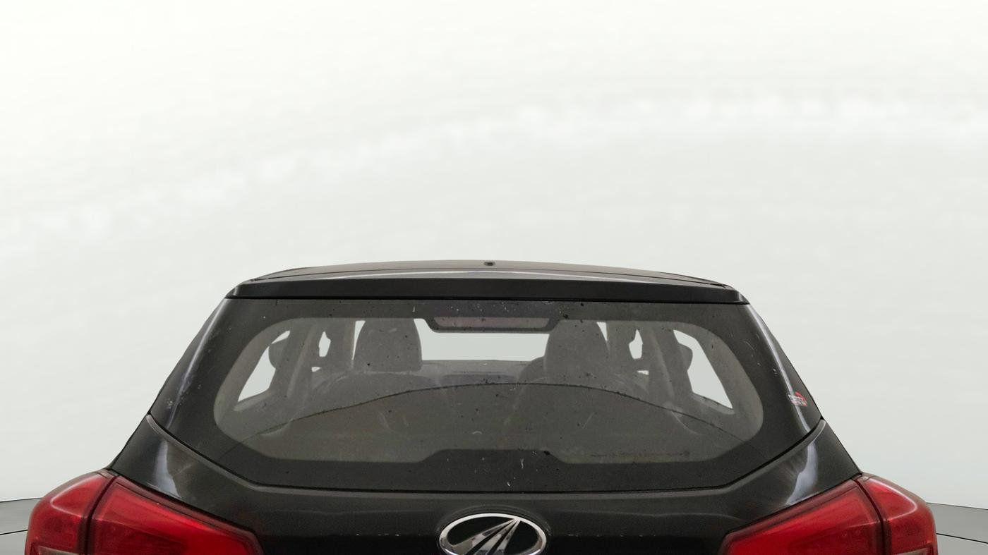 2022 Mahindra XUV300 W4 1.2 PETROL, Petrol, Manual, 1,07,747 km, Rear Windshield
