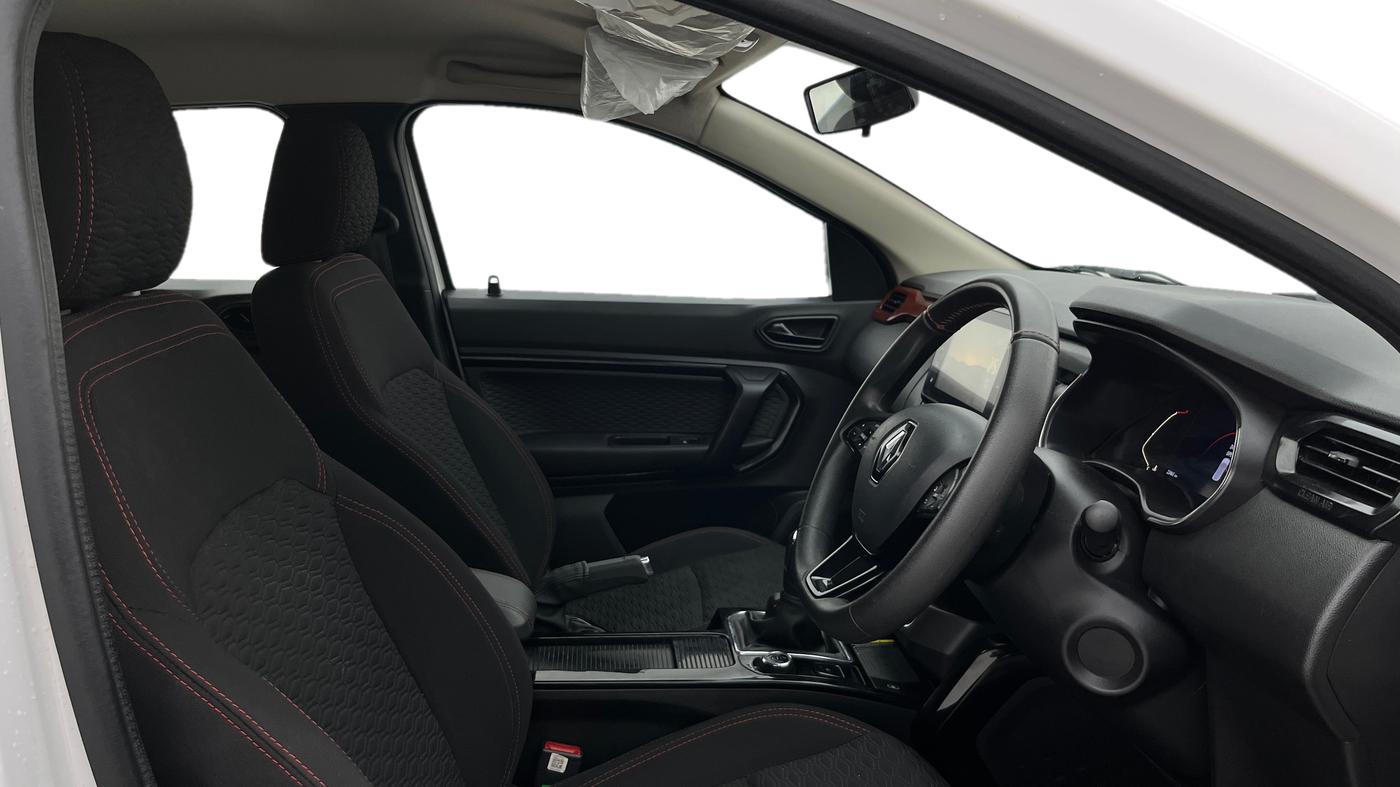 2023 Renault Kiger RXZ AMT, Petrol, Automatic, 22,465 km, Right Side Front Door Cabin