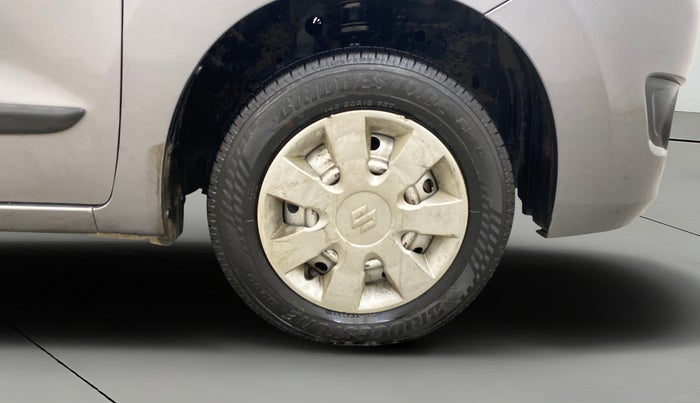 2015 Maruti Wagon R 1.0 LXI, CNG, Manual, 59,940 km, Right Front Wheel