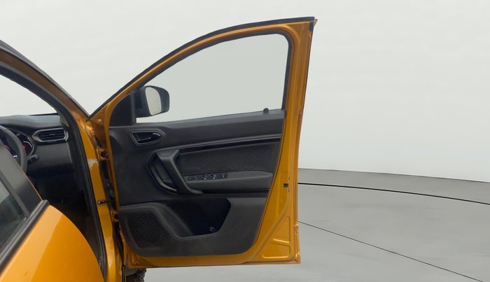 2023 Renault Kiger RXZ AMT, Petrol, Automatic, 16,636 km, RHS Front Door