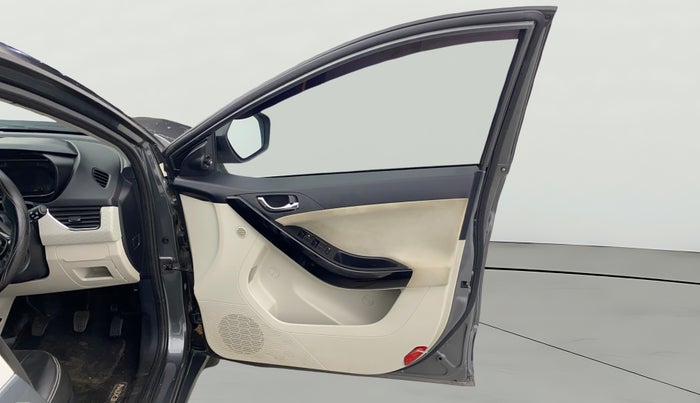 2022 Tata NEXON XZ PETROL, Petrol, Manual, 36,286 km, RHS Front Door