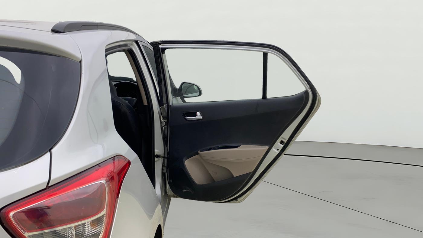2017 Hyundai Grand i10 SPORTZ (O) AT 1.2 KAPPA VTVT, Petrol, Automatic, 67,117 km, RHS Rear Door