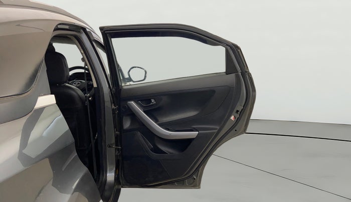 2022 Tata NEXON XM SUNROOF PETROL, Petrol, Manual, 33,147 km, RHS Rear Door