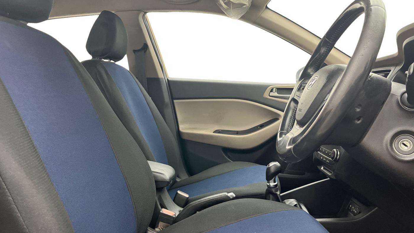 2015 Hyundai Elite i20 SPORTZ 1.2, Petrol, Manual, 96,681 km, Right Side Front Door Cabin