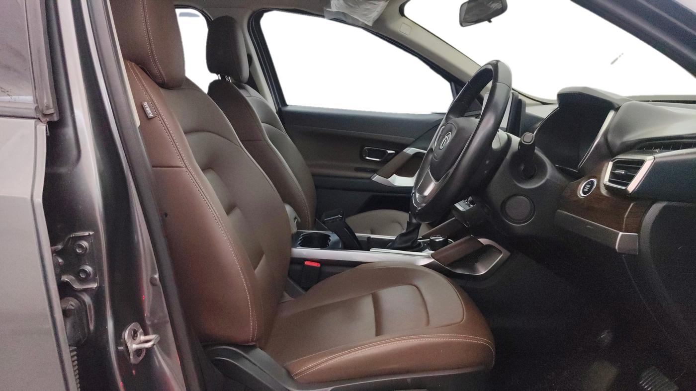 2023 Tata Harrier XZA 2.0L, Diesel, Automatic, 48,255 km, Right Side Front Door Cabin