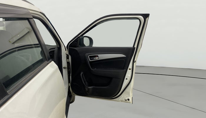 2022 Maruti Vitara Brezza ZXI, Petrol, Manual, 17,757 km, RHS Front Door