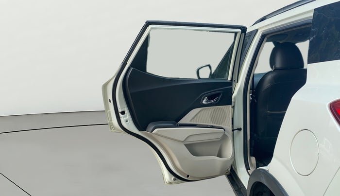 2019 Mahindra XUV300 W8 1.5 DIESEL, Diesel, Manual, 1,33,882 km, LHS Rear Door