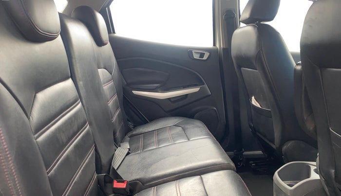 2014 Ford Ecosport TITANIUM 1.5L DIESEL, Diesel, Manual, 1,18,840 km, Right Side Rear Door Cabin