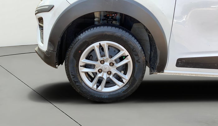 2021 Renault TRIBER RXT, Petrol, Manual, 50,726 km, Right Front Wheel