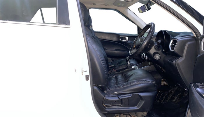 2020 Hyundai VENUE SX 1.5 CRDI, Diesel, Manual, 91,838 km, Right Side Front Door Cabin