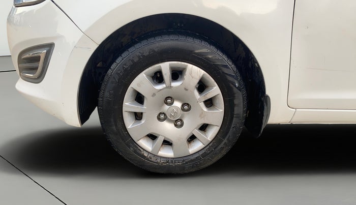 2013 Hyundai i20 MAGNA (O) 1.2, Petrol, Manual, 96,014 km, Left Front Wheel