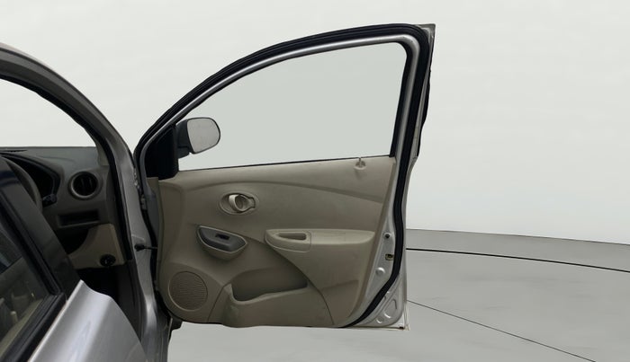 2014 Datsun Go T, Petrol, Manual, 43,209 km, RHS Front Door