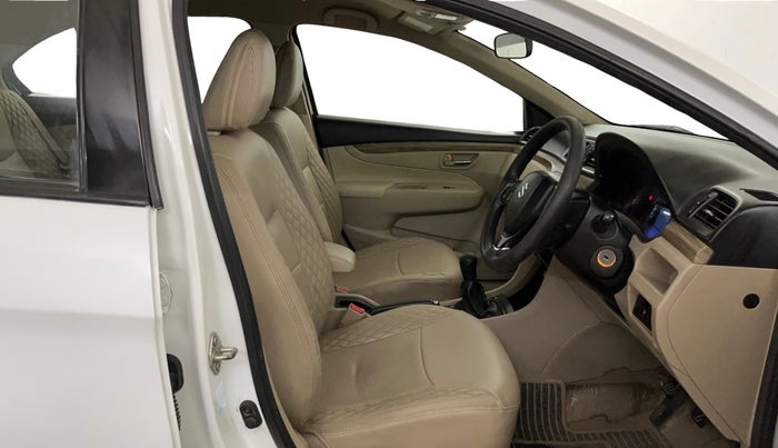 2019 Maruti Ciaz SIGMA 1.5 SHVS MT  PETROL, Petrol, Manual, 82,562 km, Right Side Front Door Cabin