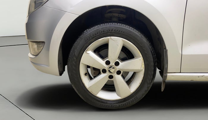 2015 Skoda Rapid AMBITION 1.6 MPI MT, Petrol, Manual, 1,43,066 km, Left Front Wheel