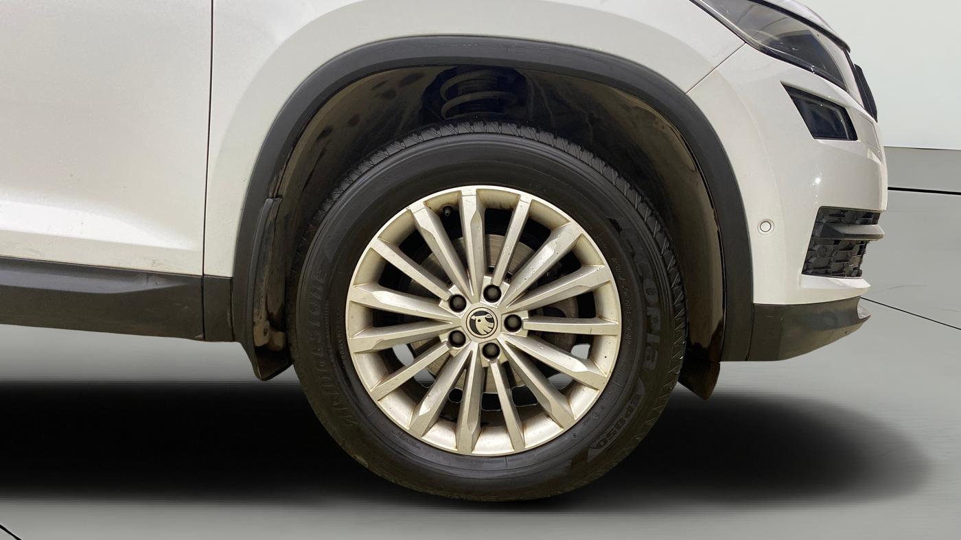 2018 Skoda Kodiaq STYLE 2.0 TDI 4X4 AT, Diesel, Automatic, 1,00,413 km, Right Front Wheel