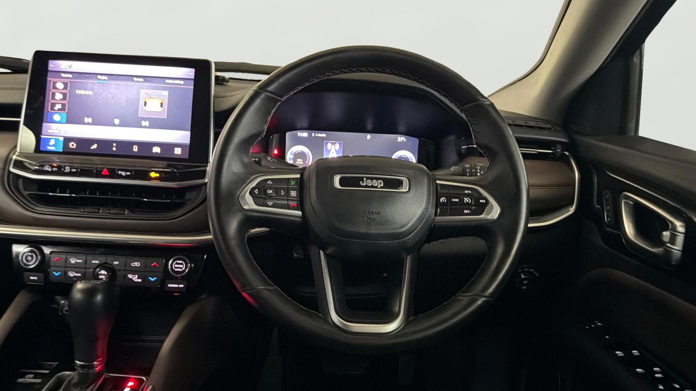 2022 Jeep MERIDIAN LIMITED (O) 4X2 AT, Diesel, Automatic, 32,586 km, Steering Wheel Close Up