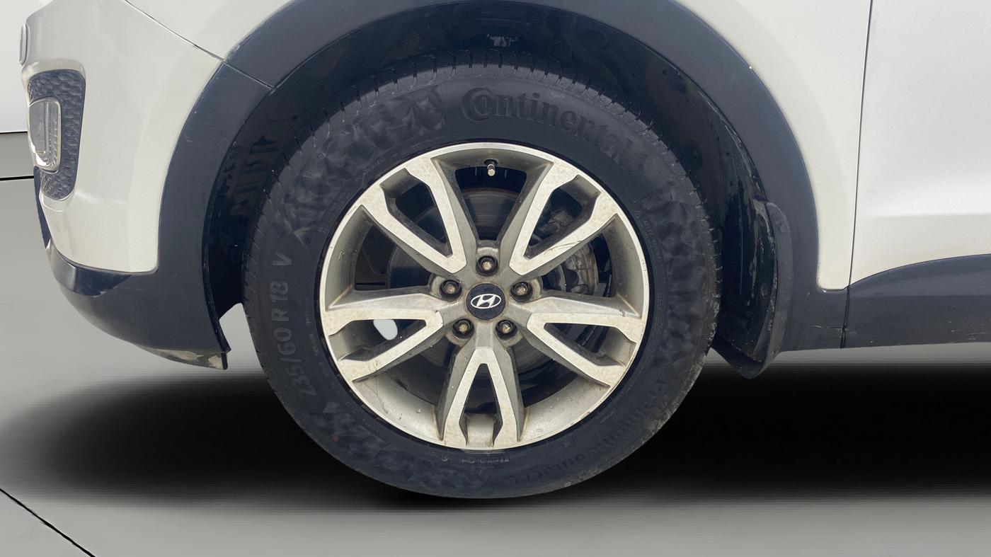 2014 Hyundai Santa Fe 2 WD AT, Diesel, Automatic, 1,21,123 km, Left Front Wheel
