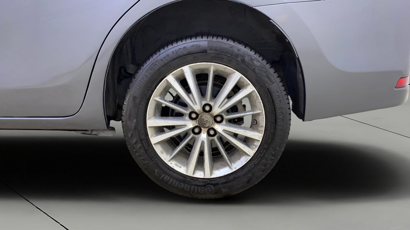 2014 Toyota Corolla Altis VL CVT PETROL, Petrol, Automatic, 1,32,528 km, Left Rear Wheel
