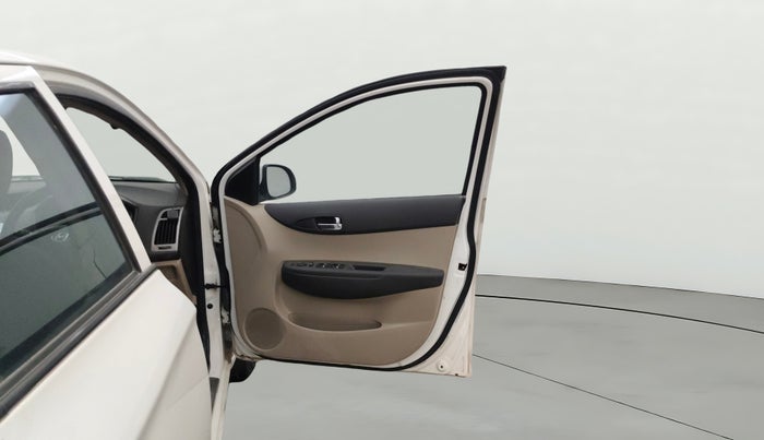 2013 Hyundai i20 SPORTZ 1.2, Petrol, Manual, 79,644 km, RHS Front Door