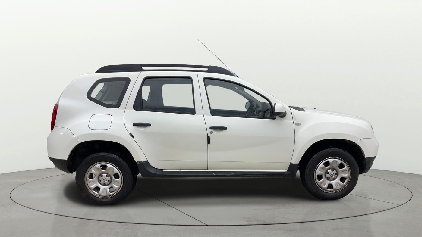 2015 Renault Duster RXL PETROL, Petrol, Manual, 51,800 km, Right Side View
