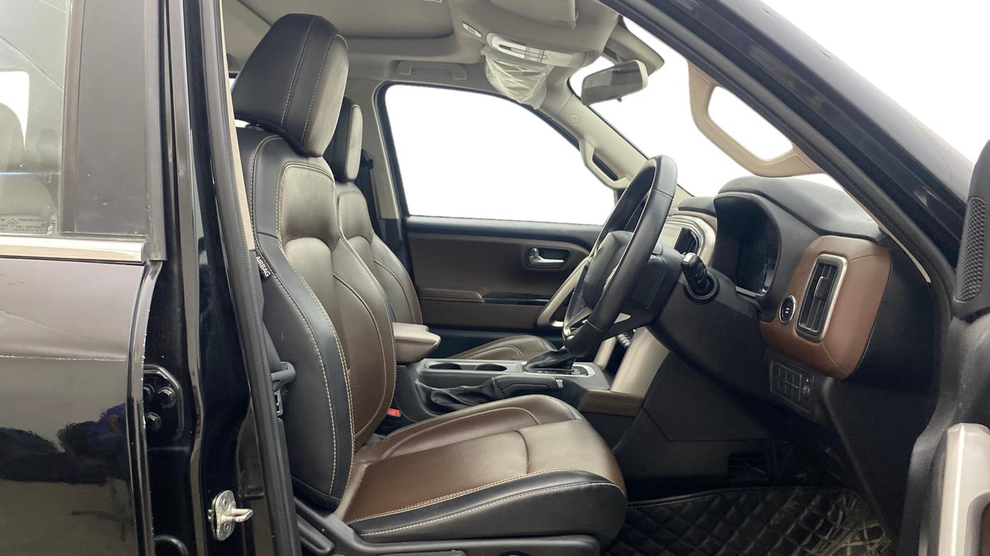 2023 Mahindra SCORPIO-N Z8 DIESEL AT 2WD 7 STR, Diesel, Automatic, 52,840 km, Right Side Front Door Cabin