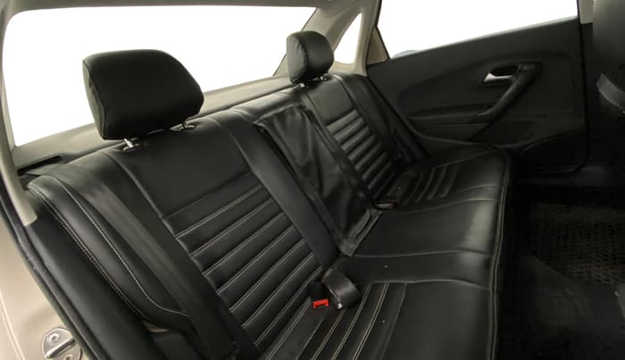 2016 Volkswagen Vento COMFORTLINE 1.2 TSI AT, Petrol, Automatic, 1,18,221 km, Right Side Rear Door Cabin