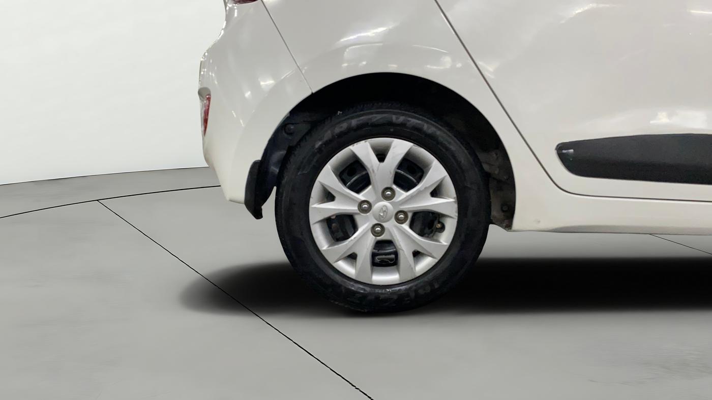 2016 Hyundai Grand i10 SPORTZ 1.2 KAPPA VTVT, Petrol, Manual, 61,854 km, Right Rear Wheel