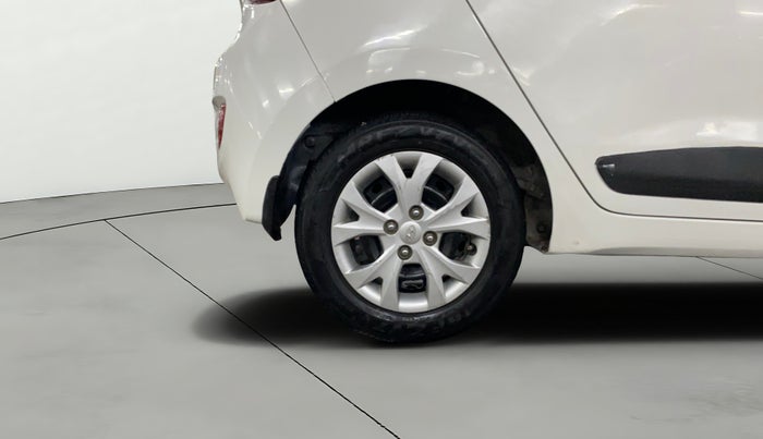 2016 Hyundai Grand i10 SPORTZ 1.2 KAPPA VTVT, Petrol, Manual, 61,854 km, Right Rear Wheel