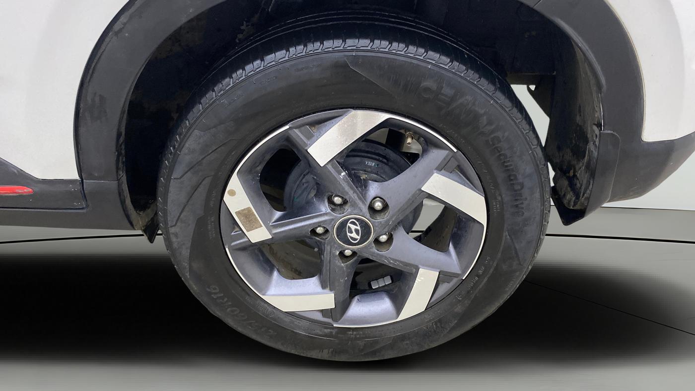 2022 Hyundai VENUE SX PLUS 1.0 TURBO DCT DUAL TONE, Petrol, Automatic, 24,238 km, Left Rear Wheel