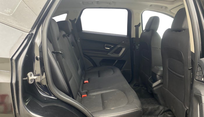 2020 Tata Harrier XZA PLUS 2.0L DARK EDITION, Diesel, Automatic, 1,15,220 km, Right Side Rear Door Cabin