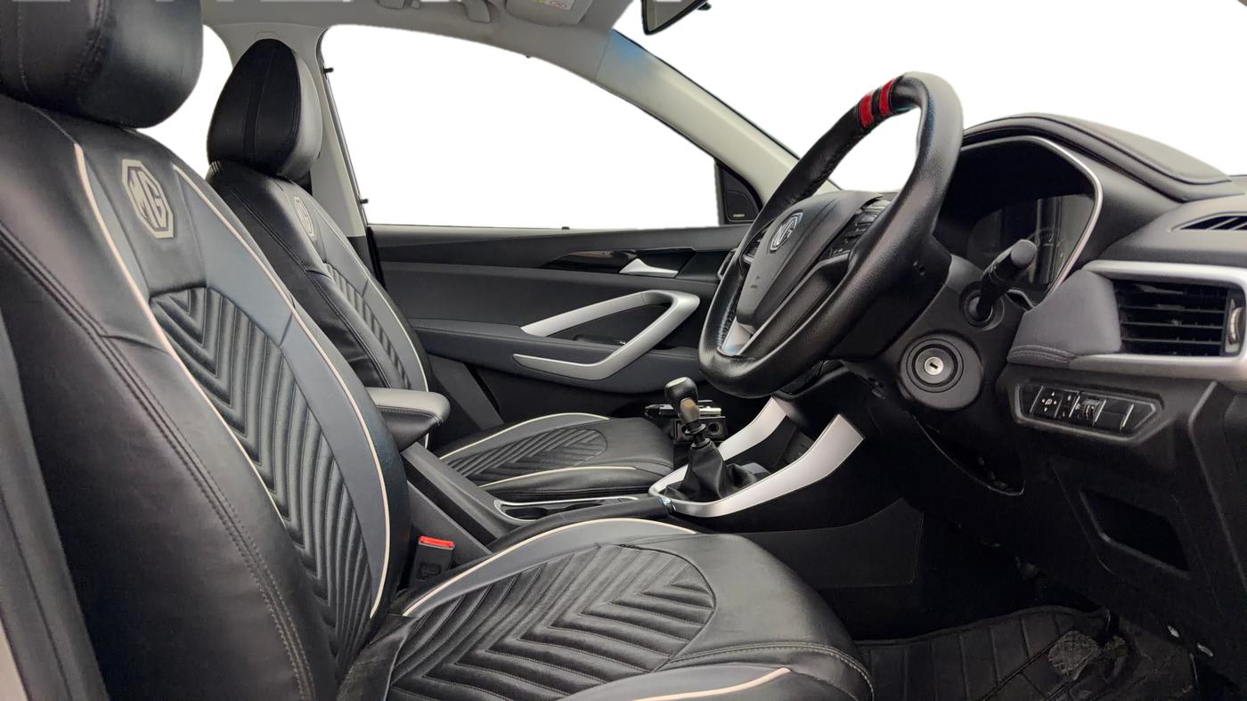 2021 MG HECTOR SHINE 1.5 PETROL TURBO MT, Petrol, Manual, 54,866 km, Right Side Front Door Cabin