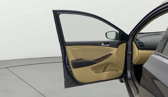 2015 Hyundai Verna FLUIDIC 4S 1.6 VTVT S(O), Petrol, Manual, 1,42,985 km, LHS Front Door