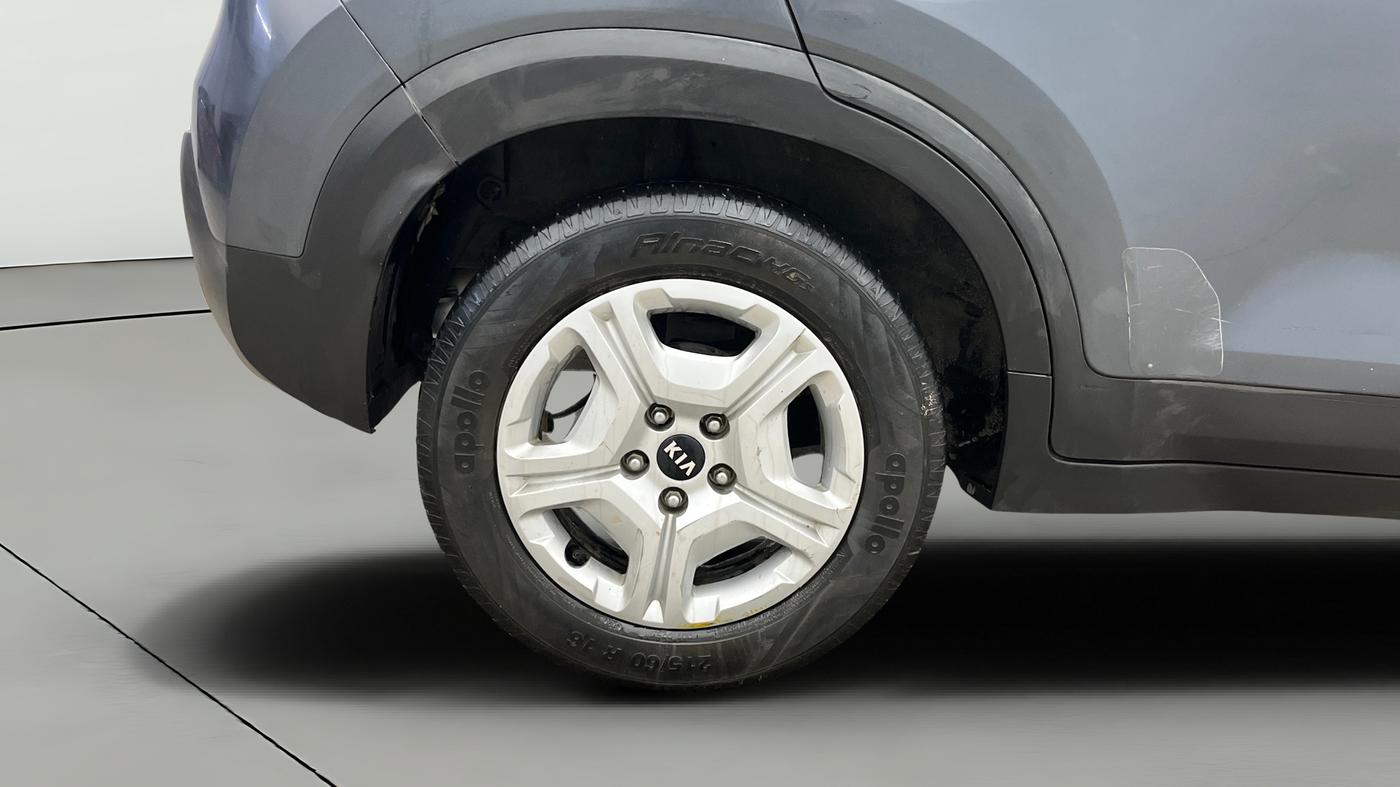 2020 KIA SONET HTK PLUS 1.5 AT, Diesel, Automatic, 66,516 km, Right Rear Wheel