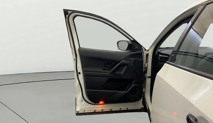 2020 Tata Harrier XE 2.0L KRYOTEC, Diesel, Manual, 92,436 km, LHS Front Door