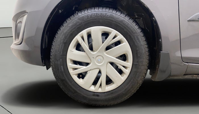 2015 Maruti Swift VDI, Diesel, Manual, 1,49,705 km, Left Front Wheel