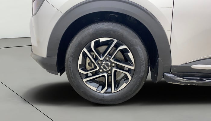 2022 KIA CARENS LUXURY PLUS 1.4 PETROL 6 STR, Petrol, Manual, 80,093 km, Left Front Wheel