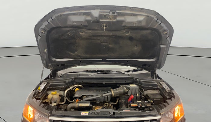 2022 Mahindra XUV300 W6 1.2 PETROL, Petrol, Manual, 18,846 km, Open Bonet