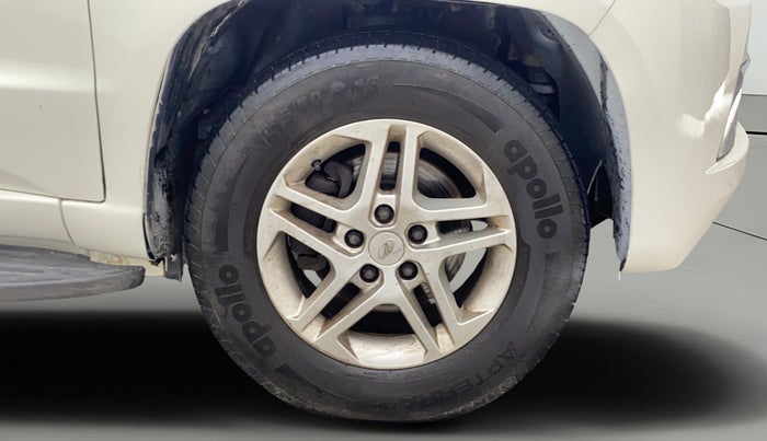 2018 Mahindra TUV 300 PLUS P8, Diesel, Manual, 31,709 km, Right Front Wheel