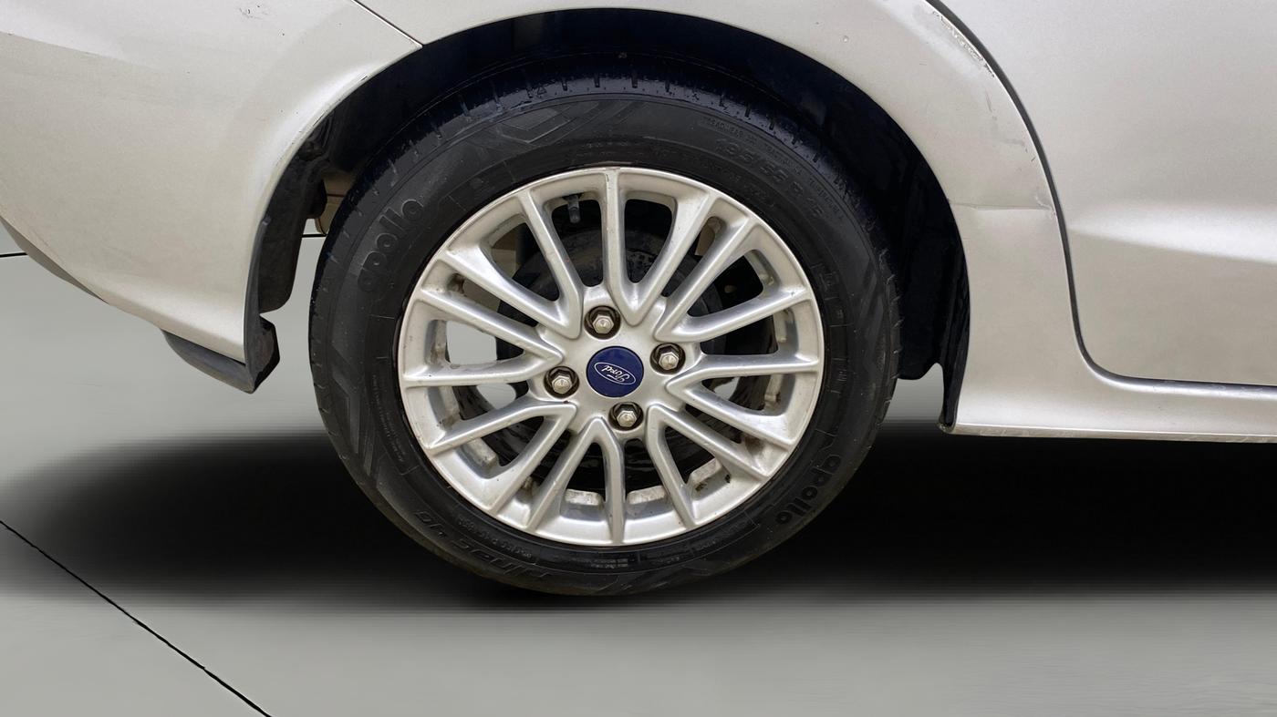 2019 Ford Figo Aspire TITANIUM 1.2 PETROL, CNG, Manual, 1,11,407 km, Right Rear Wheel