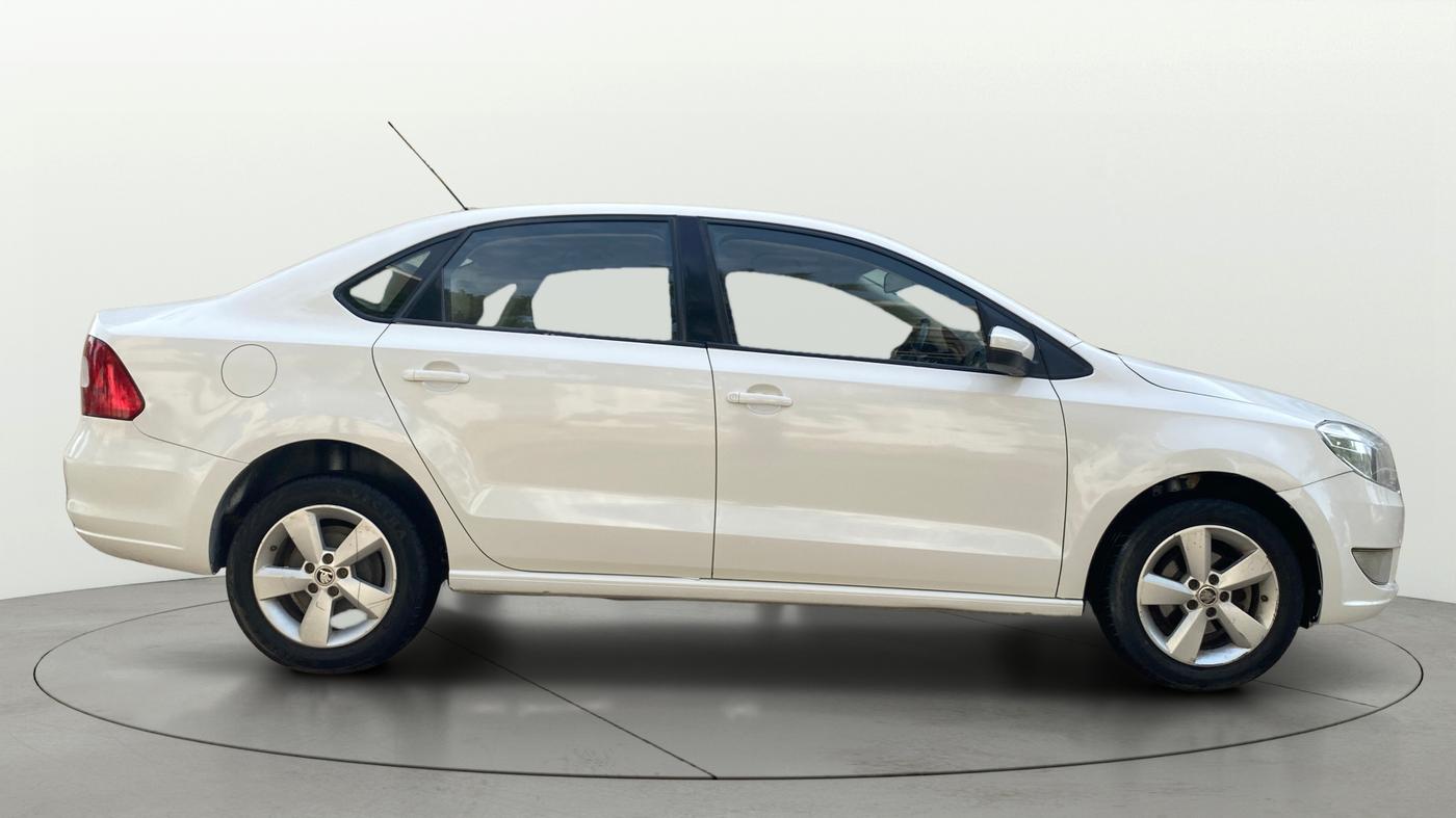 2015 Skoda Rapid AMBITION 1.5 TDI, Diesel, Manual, 80,270 km, Right Side View