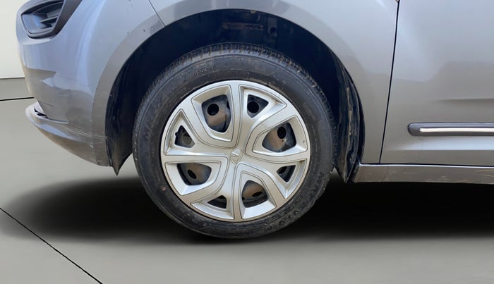 2022 Tata ALTROZ XM PLUS PETROL, Petrol, Manual, 39,977 km, Left Front Wheel