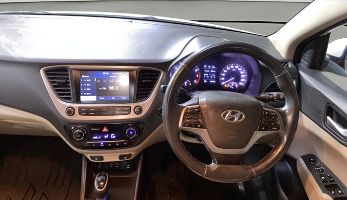 2017 Hyundai Verna 1.6 VTVT SX (O) AT, Petrol, Automatic, 43,739 km, Steering Wheel Close Up