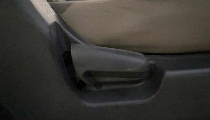 2014 Maruti Wagon R 1.0 VXI, CNG, Manual, 92,726 km, Third Seat Row ( optional )