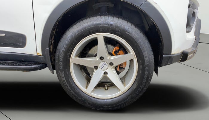 2022 Tata NEXON XE PETROL, CNG, Manual, 75,986 km, Right Front Wheel