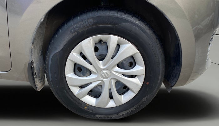 2020 Maruti Swift VXI, Petrol, Manual, 67,473 km, Right Front Wheel