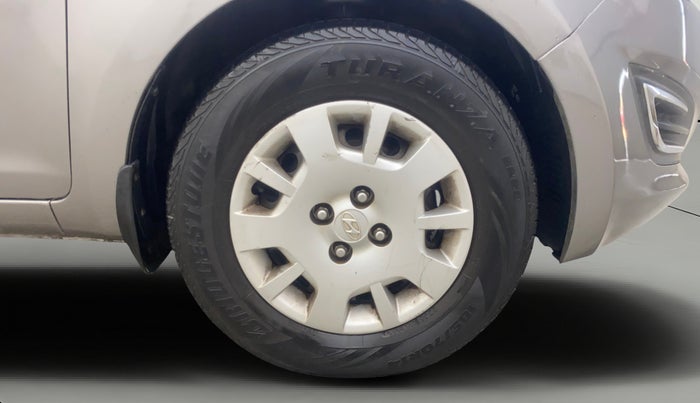 2012 Hyundai i20 MAGNA 1.4 CRDI, Diesel, Manual, 1,44,594 km, Right Front Wheel