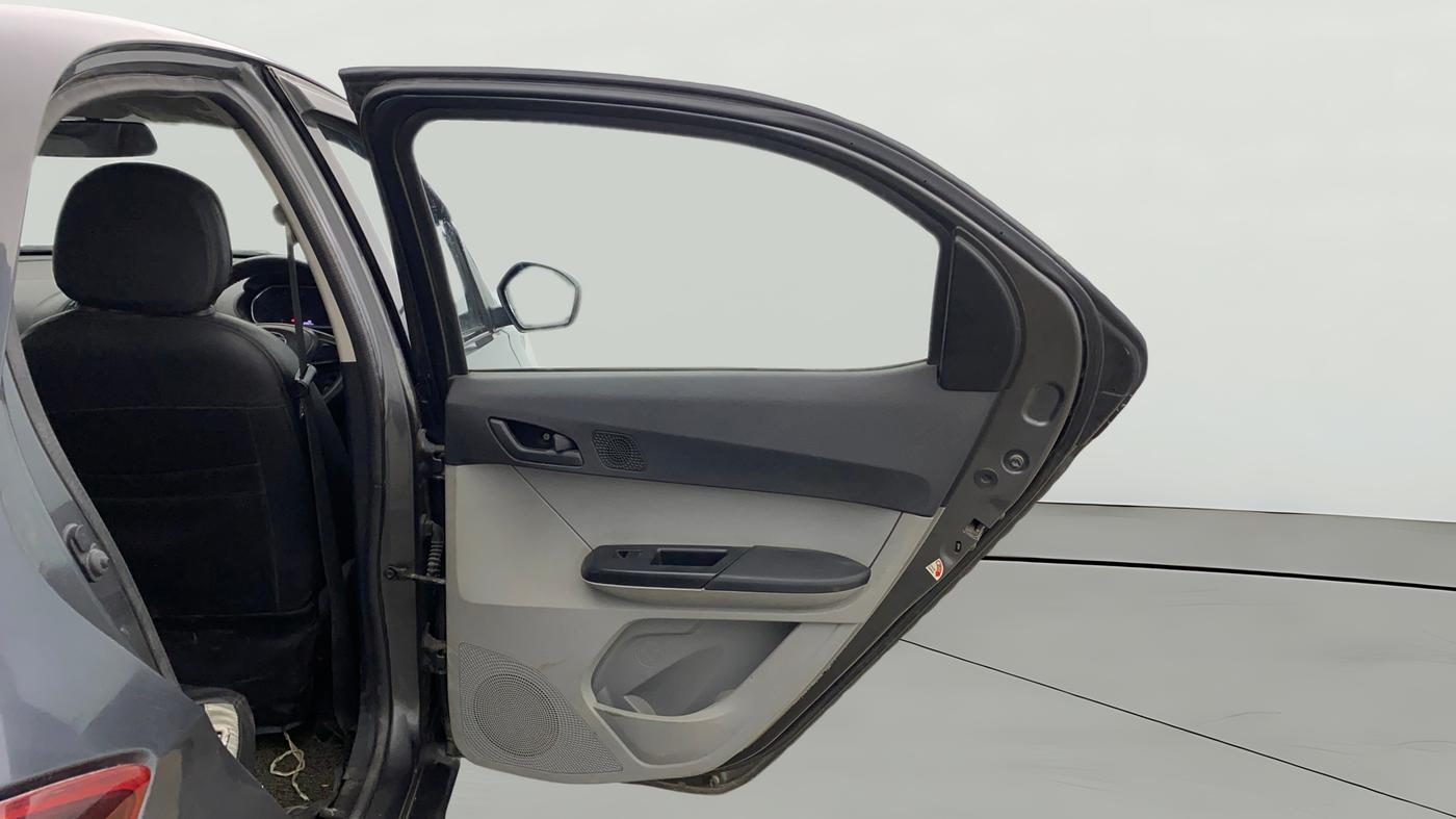2022 Tata Tiago XM CNG, CNG, Manual, 90,117 km, RHS Rear Door