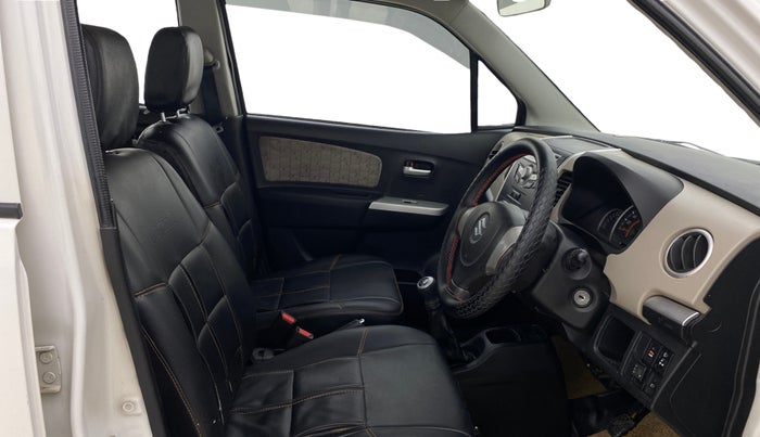 2016 Maruti Wagon R 1.0 VXI, CNG, Manual, 56,424 km, Right Side Front Door Cabin