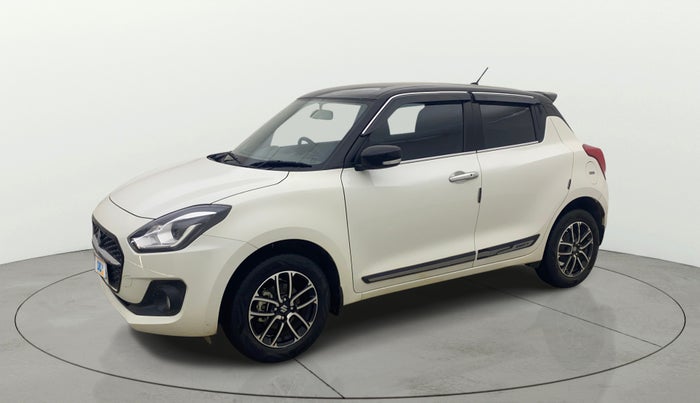 2023 Maruti Swift ZXI PLUS AMT DUAL TONE, Petrol, Automatic, 19,538 km, Left Front Diagonal